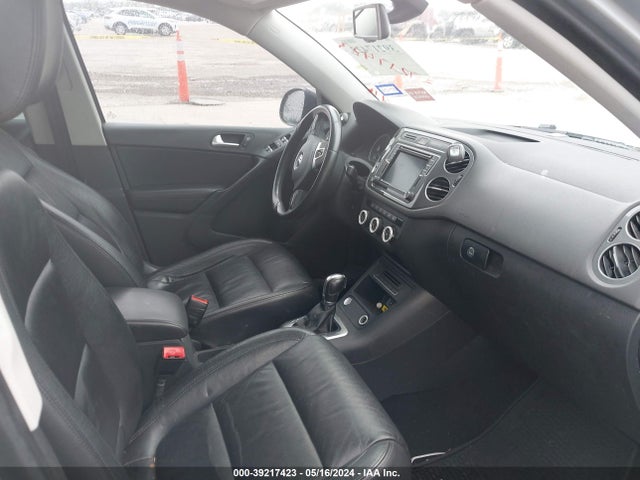 WVGTV7AX5HW504244 Volkswagen Tiguan 2.0t Sport