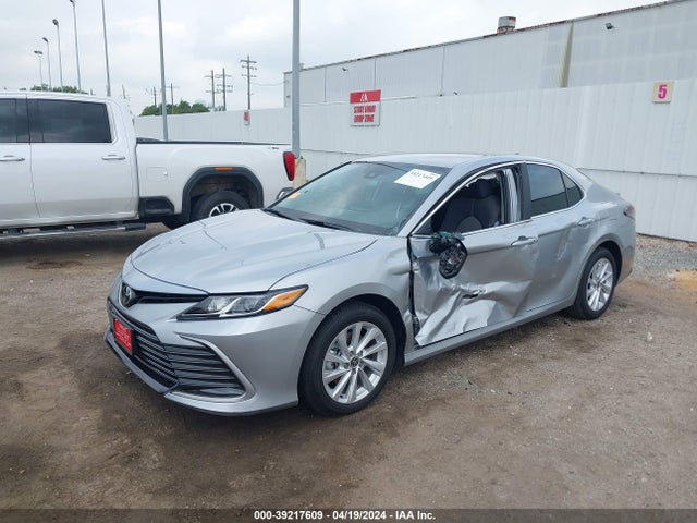Toyota CAMRY LE 2024 4T1C11AK7RU901562 Image 2