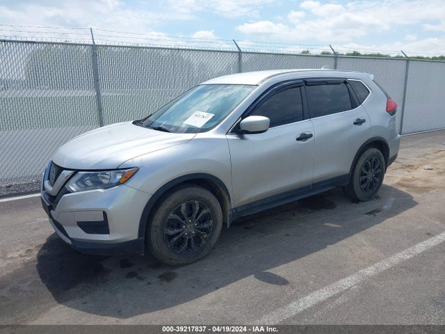Nissan ROGUE S 2017 KNMAT2MT7HP572231 Image 2