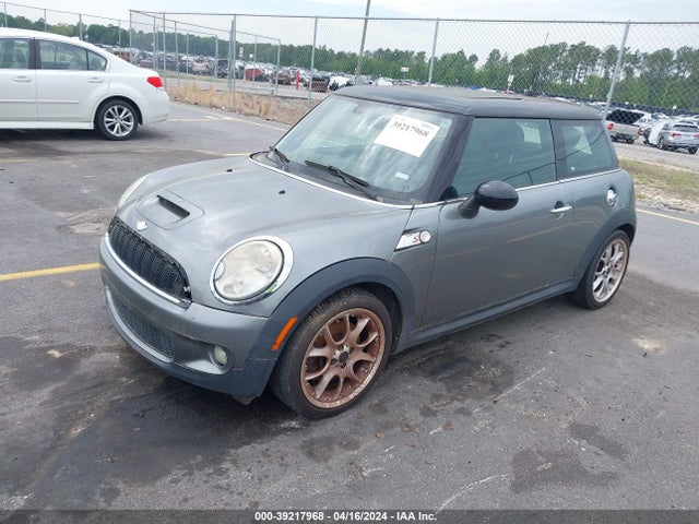 2008 MINI COOPER S WMWMF73548TT87806 Photo 1