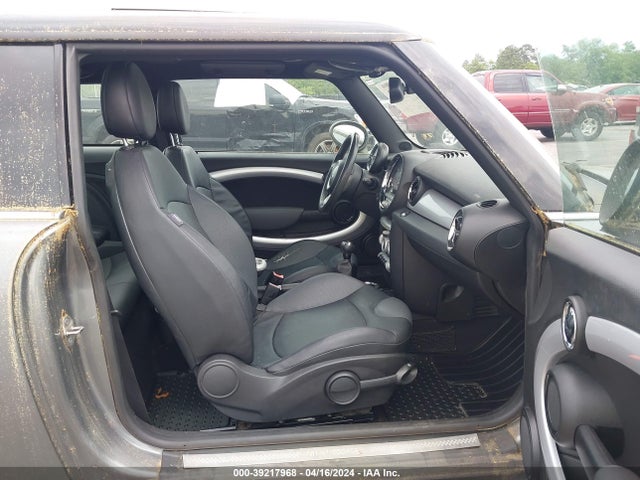 2008 MINI COOPER S WMWMF73548TT87806 Photo 4