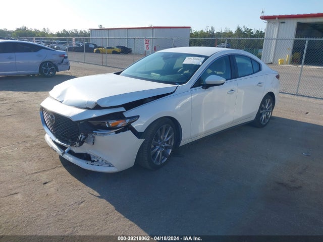Mazda Mazda3 Select Package 2020 3MZBPACL4LM135593 Image 2