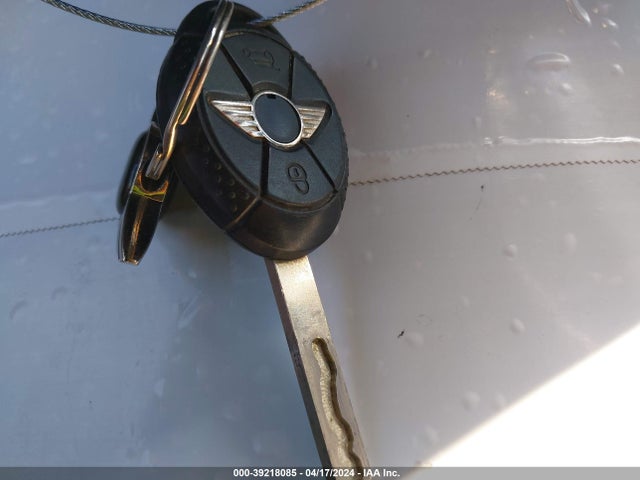 2006 MINI COOPER S WMWRH33516TF86501 Photo 10