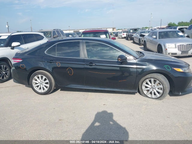 Toyota CAMRY LE 2018 4T1B11HK2JU643876 Image 13