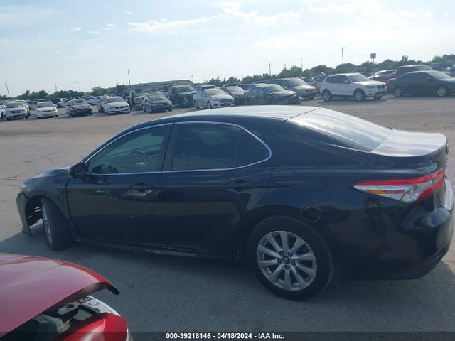 Toyota CAMRY LE 2018 4T1B11HK2JU643876 Image 14