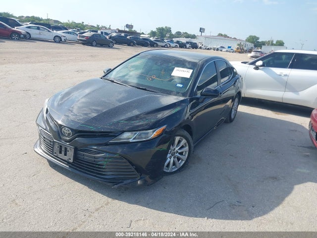 Toyota CAMRY LE 2018 4T1B11HK2JU643876 Image 2