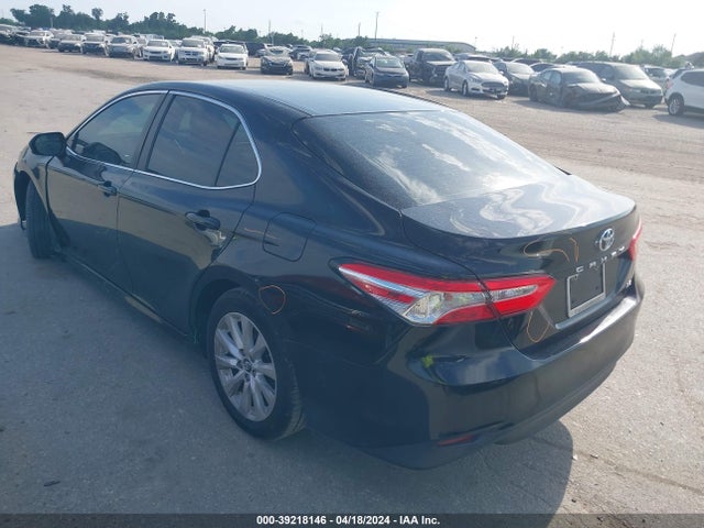 Toyota CAMRY LE 2018 4T1B11HK2JU643876 Image 3