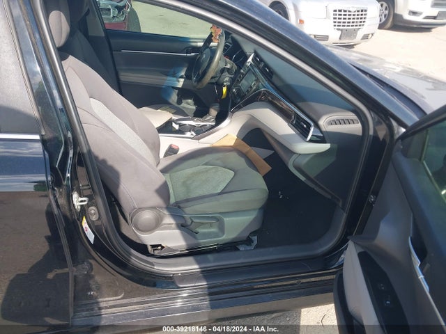 Toyota CAMRY LE 2018 4T1B11HK2JU643876 Image 5