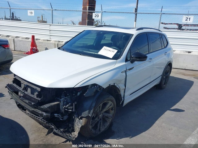 3VVCB7AX7PM041729 Volkswagen Tiguan 2.0t Se R-line Black