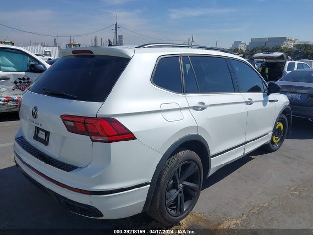 3VVCB7AX7PM041729 Volkswagen Tiguan 2.0t Se R-line Black