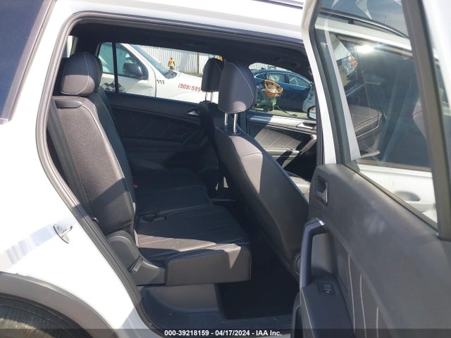3VVCB7AX7PM041729 Volkswagen Tiguan 2.0t Se R-line Black