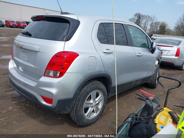 Chevrolet TRAX LS 2019 3GNCJNSB7KL234929 Image 4