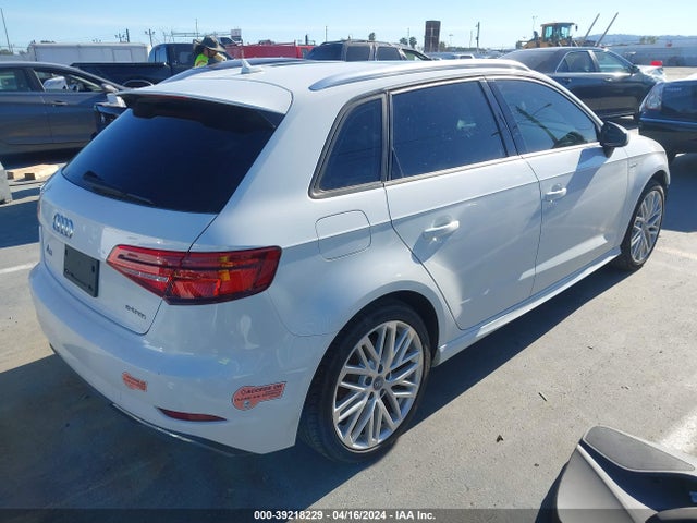 WAUUPBFF9JA059996 Audi A3 E-tron 1.4t Premium/1.4t Tech Premium