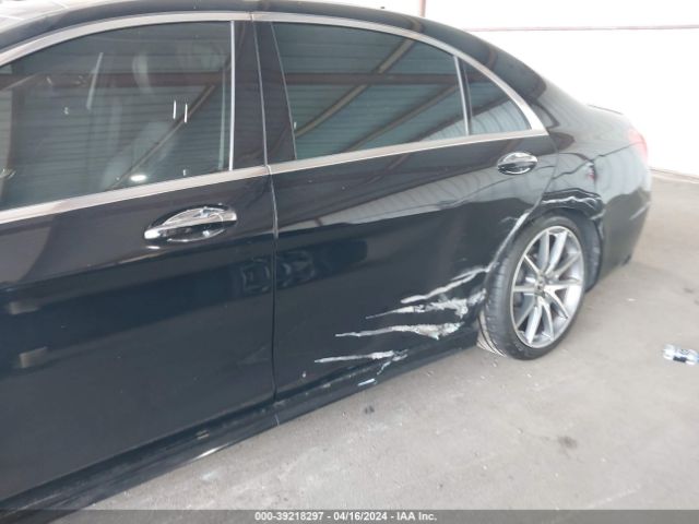 WDDUG8DB3JA400451 Mercedes-Benz S 560