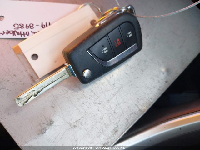Toyota RAV4 LE 2019 JTMK1RFV8KJ003190 Image 11