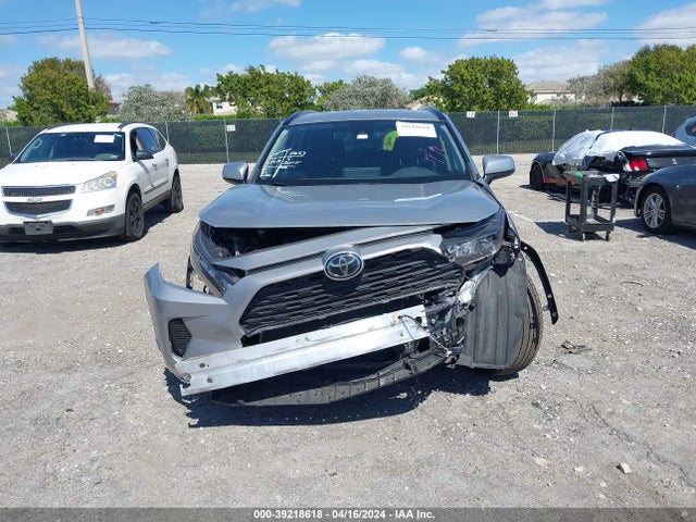 Toyota RAV4 LE 2019 JTMK1RFV8KJ003190 Image 13