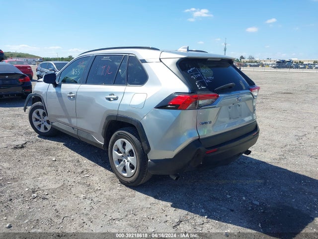 Toyota RAV4 LE 2019 JTMK1RFV8KJ003190 Image 3