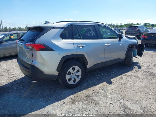 Toyota RAV4 LE 2019 JTMK1RFV8KJ003190 Image 4