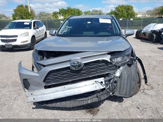 Toyota RAV4 LE 2019 JTMK1RFV8KJ003190 Image 6