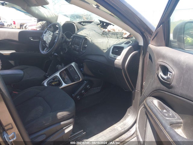 3C4NJCAB5JT502706 Jeep Compass Sport Fwd