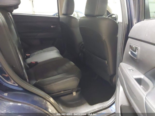 JA4AZ3A39KZ004237 Mitsubishi Outlander Se
