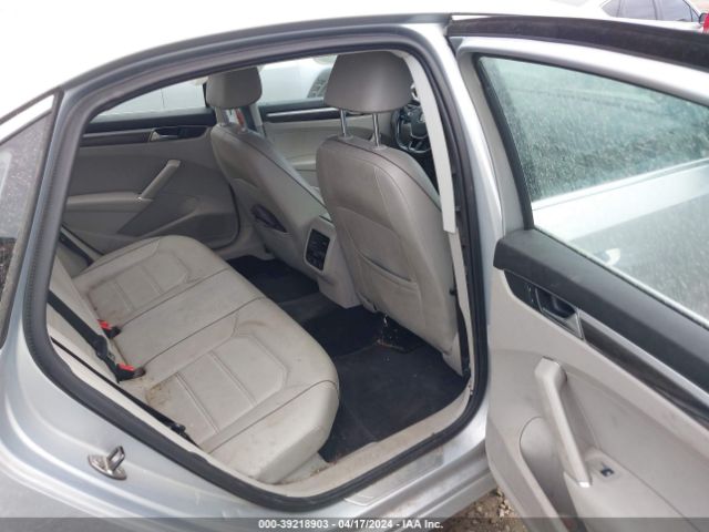 1VWGT7A34HC065576 Volkswagen Passat 1.8t Se