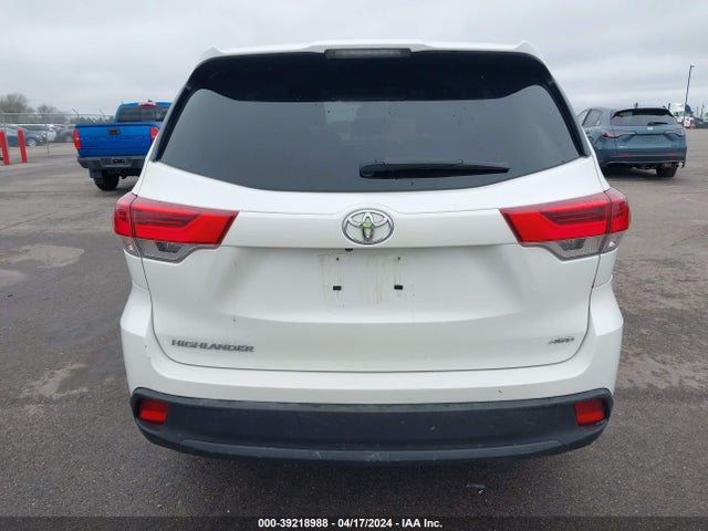 Toyota Highlander Le 2018 5TDBZRFH5JS881549 Image 16