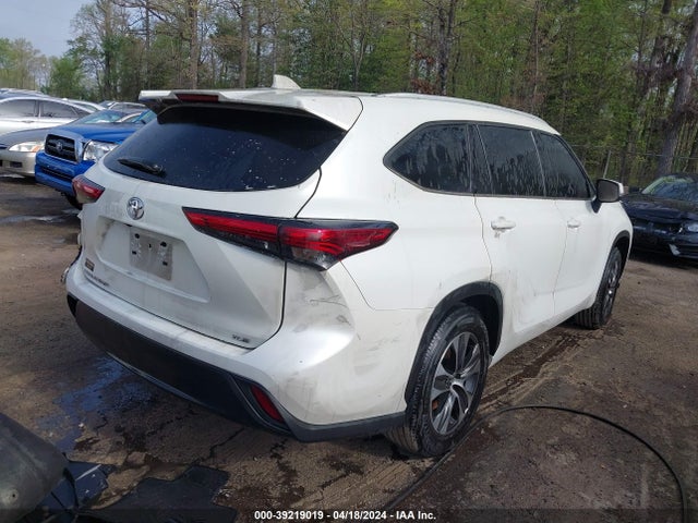 Toyota Highlander Xle 2022 5TDGZRAH8NS141304 Image 4