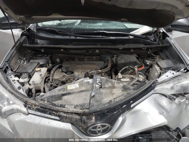 Toyota RAV4 LE 2018 2T3BFREV5JW750328 Image 10