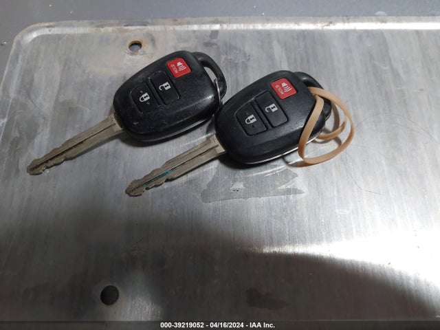 Toyota RAV4 LE 2018 2T3BFREV5JW750328 Image 11