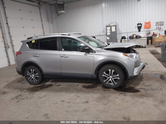 Toyota RAV4 LE 2018 2T3BFREV5JW750328 Image 13