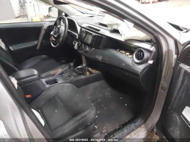 Toyota RAV4 LE 2018 2T3BFREV5JW750328 Image 5