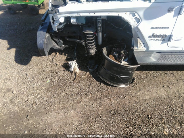 1C4HJXEG4NW104655 Jeep Wrangler Unlimited Sahara 4x4