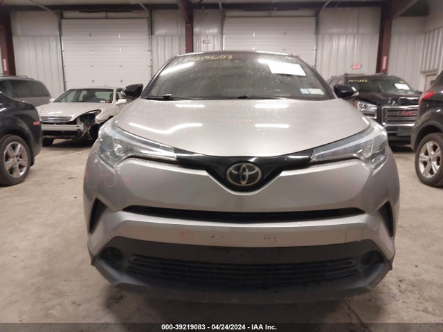 Toyota C-HR XLE 2019 NMTKHMBX6KR088490 Image 12