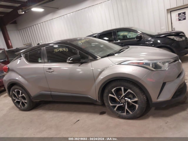 Toyota C-HR XLE 2019 NMTKHMBX6KR088490 Image 13