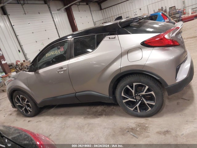 Toyota C-HR XLE 2019 NMTKHMBX6KR088490 Image 14