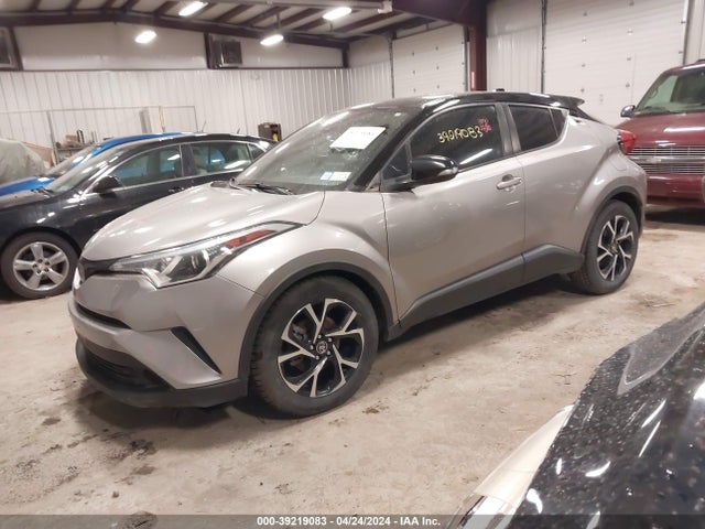 Toyota C-HR XLE 2019 NMTKHMBX6KR088490 Image 2