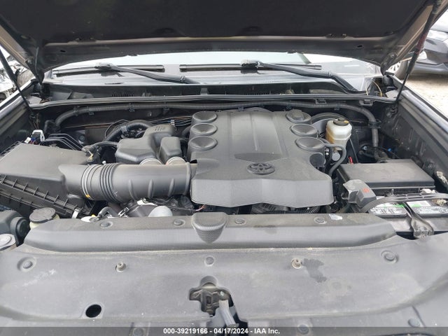 Toyota 4RUNNER SR5 2018 JTEZU5JR2J5167689 Image 10