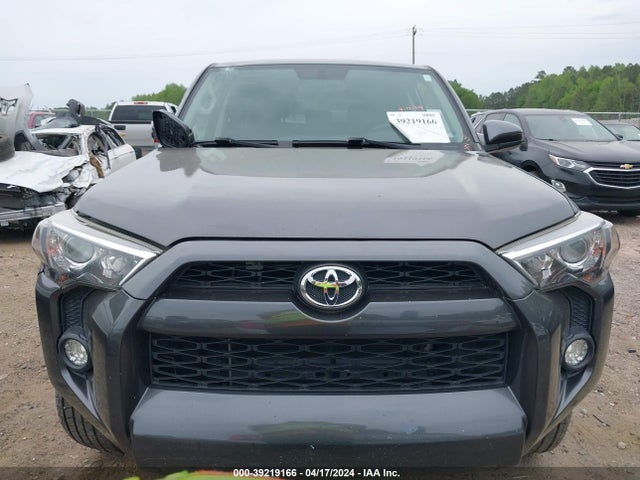 Toyota 4RUNNER SR5 2018 JTEZU5JR2J5167689 Image 12