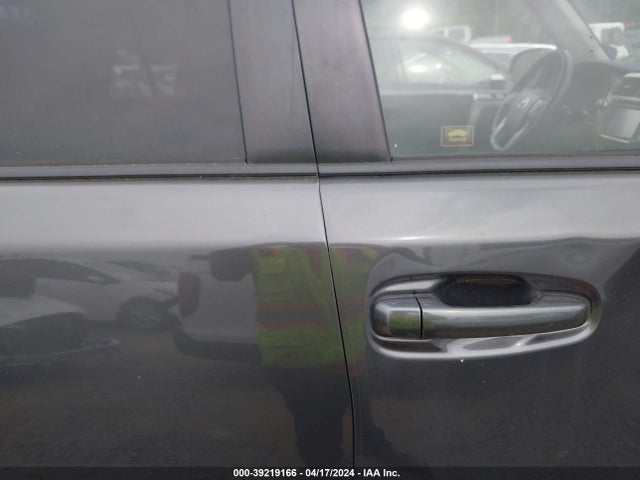 Toyota 4RUNNER SR5 2018 JTEZU5JR2J5167689 Image 17