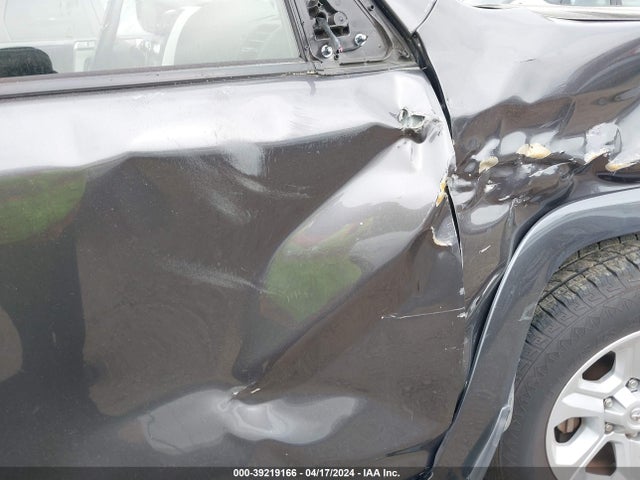 Toyota 4RUNNER SR5 2018 JTEZU5JR2J5167689 Image 18