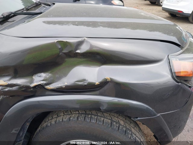 Toyota 4RUNNER SR5 2018 JTEZU5JR2J5167689 Image 20