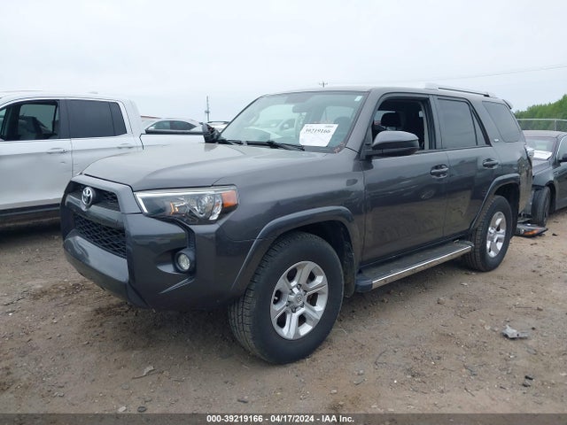 Toyota 4RUNNER SR5 2018 JTEZU5JR2J5167689 Image 2