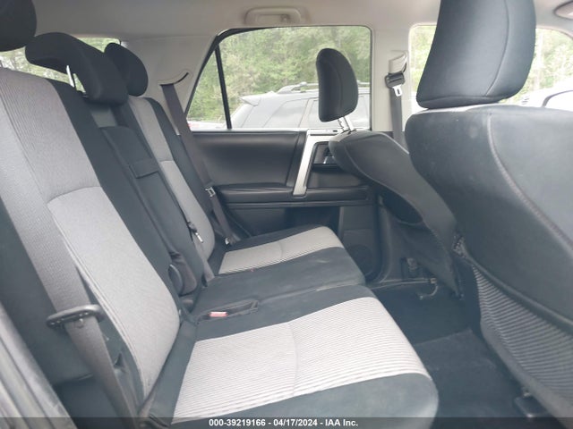 Toyota 4RUNNER SR5 2018 JTEZU5JR2J5167689 Image 8