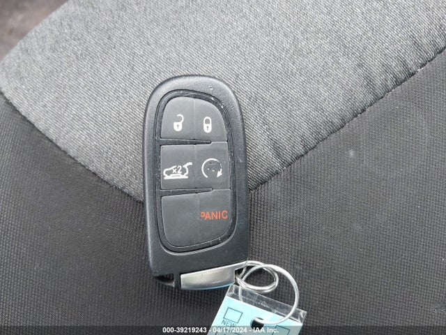 Jeep Cherokee Latitude 2014 1C4PJMCS8EW268380 Image 11