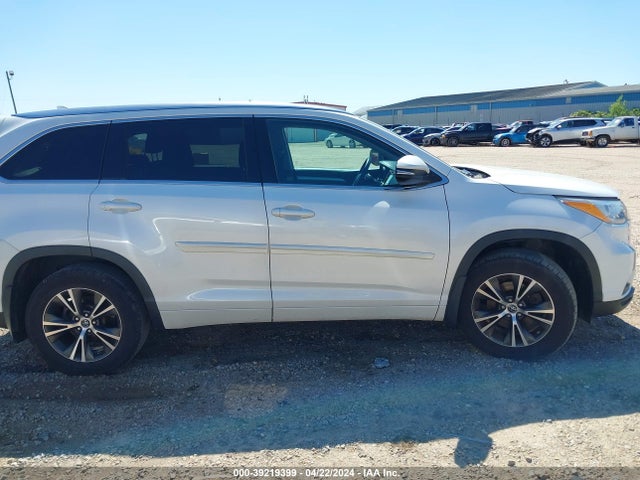 Toyota Highlander Xle V6 2016 5TDJKRFH7GS271757 Image 13