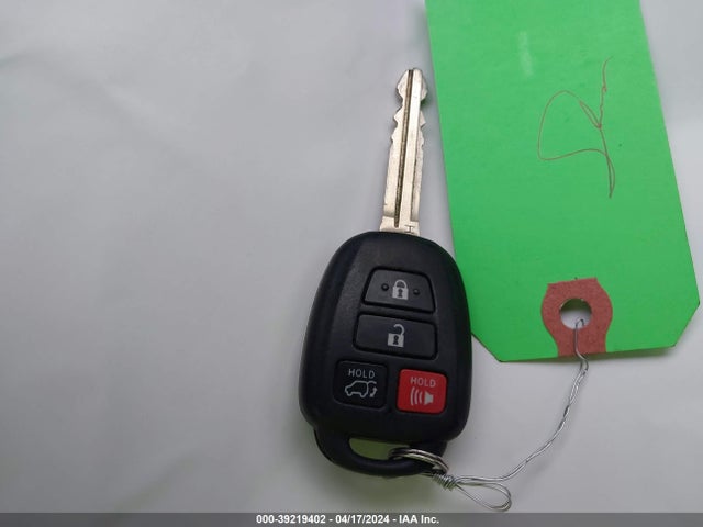 Toyota Rav4 Xle 2016 JTMWFREV1GJ073352 Image 11