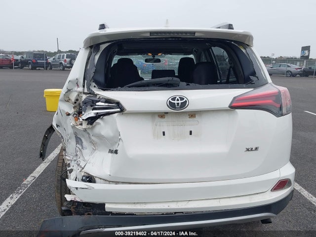 Toyota Rav4 Xle 2016 JTMWFREV1GJ073352 Image 16