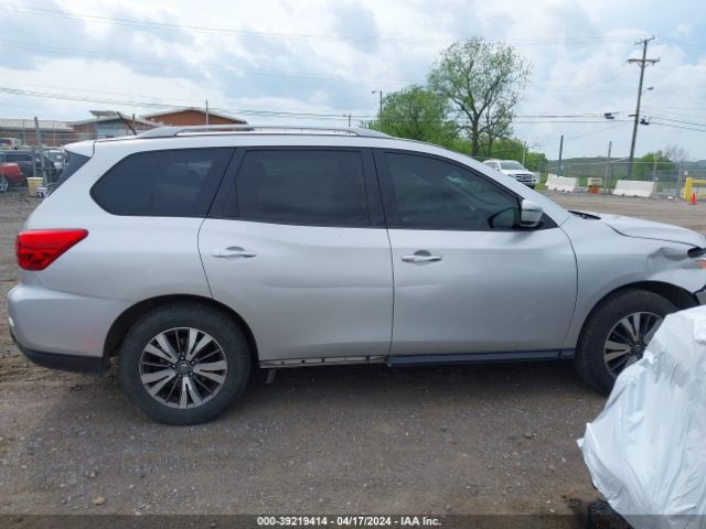 5N1DR2MN0JC622084 Nissan Pathfinder Sv