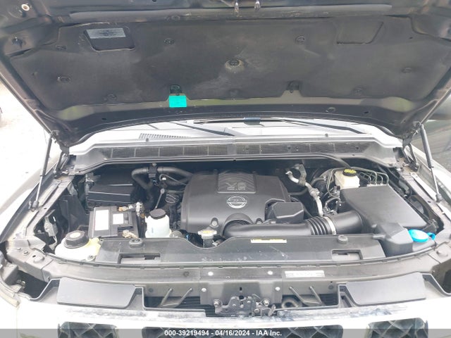 Nissan TITAN SV 2014 1N6BA0EC2EN516862 Image 10